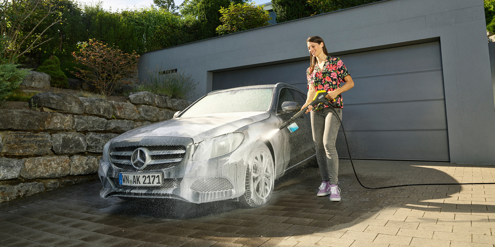Reinigungsmittel auftragen Kärcher Tipps: Reinigungsmittel auf Auto auftragen