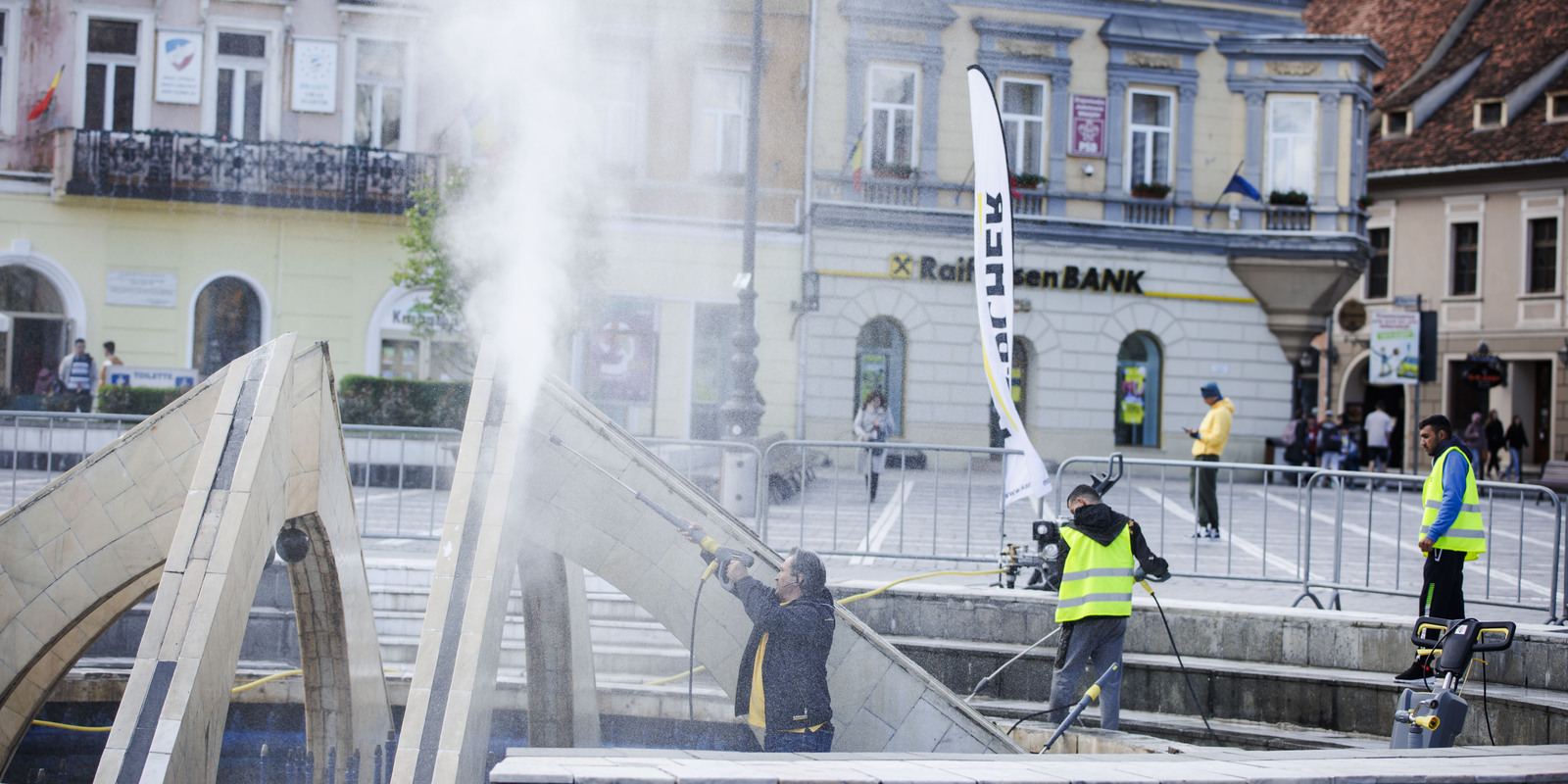 Reinigung des Ratsplatzes Piata Sfatului in Brasov Reinigung des Ratsplatzes Piata Sfatului in Brasov
