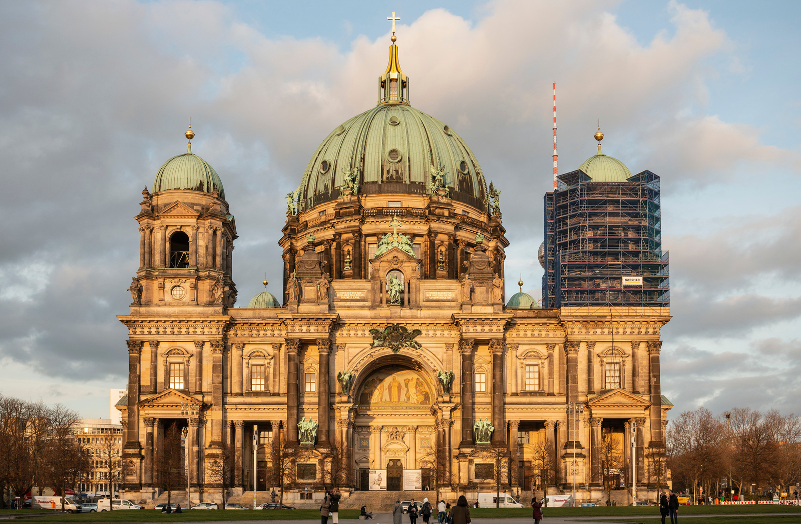 Kärcher hat den Berliner Dom, Deutschland, gereinigt. Kärcher hat den Berliner Dom, Deutschland, gereinigt.