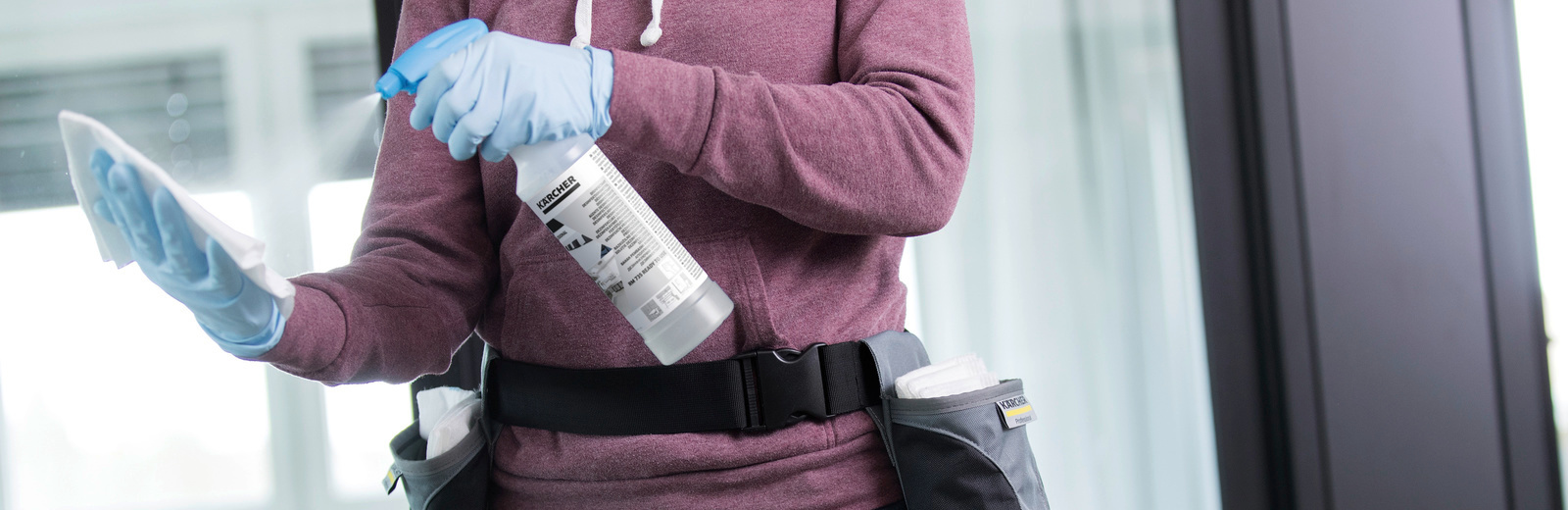 Reinigungskraft mit Kärcher Desinfektionsmittel zur manuellen Desinfektion Reinigungskraft mit Kärcher Desinfektionsmittel zur manuellen Desinfektion